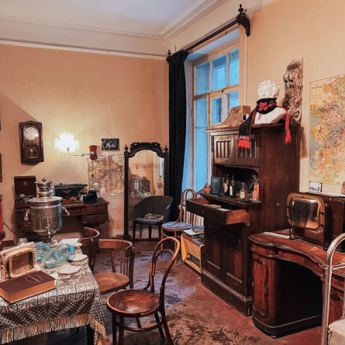 Парадные старого Петербурга + квартира Довлатова