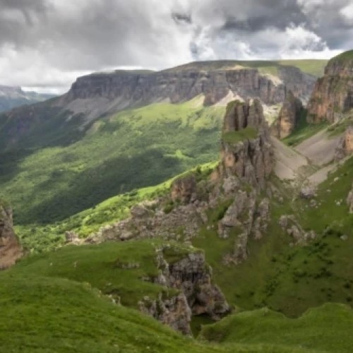Приключения среди Кавказских гор: от плато Бермамыт до Чегемских водопадов