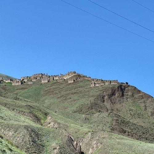 Редкие локации Южного Дагестана: восхождение на Шалбуздаг и аулы-призраки