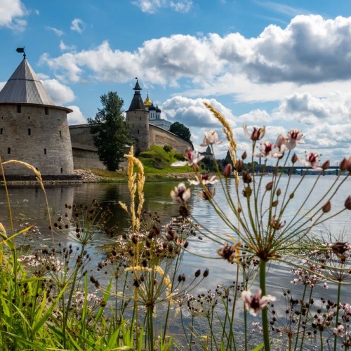 Вдоль железных дорог на встречу с историей: на круизном поезде в Новгородскую и Псковскую области