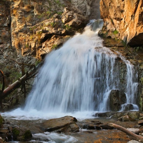«Бирюзовая Катунь»: водопад, пещеры и горная пасека