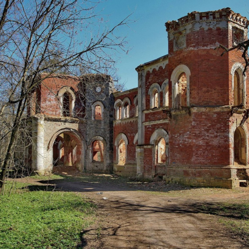 Путешествие в мир заброшенных усадеб — из Петербурга