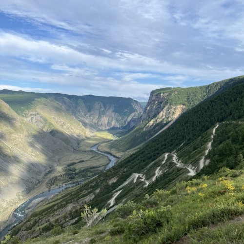 Главное на Чуйском тракте с отдыхом на базе и релаксом в баньке. Всё включено