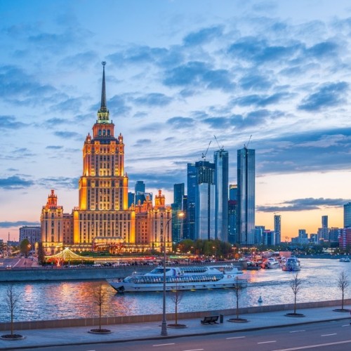 Семейное путешествие в Москву: прогулка с фонарщиком, детективная экскурсия и «Мосфильм»