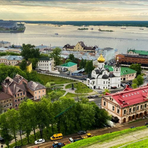 За ручку по Нижнему Новгороду: аудиоэкскурсия по кремлю и Рождественской улице