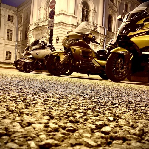 На мотоцикле по сердцу Северной столицы!