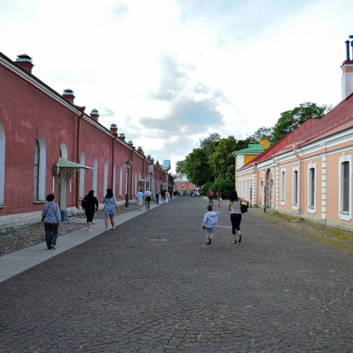 Семейная прогулка по Петропавловской крепости c иммерсивным аудиогидом