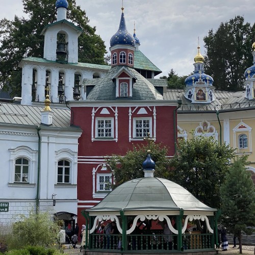 Святые Печоры и древний Изборск: экскурсия в небольшой группе