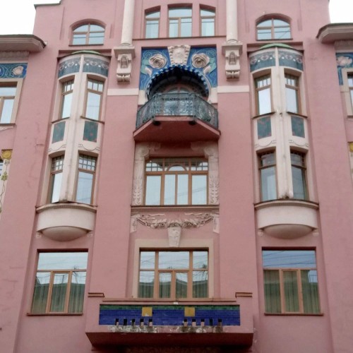 «По улицам слона водили…». Слоновьи дворы и прочие диковинки Петербурга