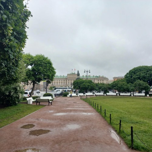 Архитектура и легенды Исаакиевской площади