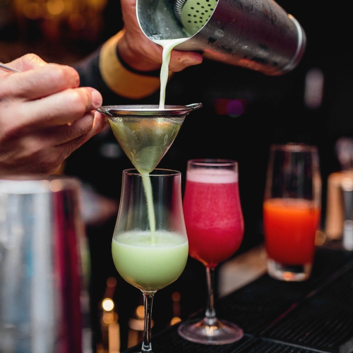 Арт-коктейль: прогулка по лучшим барам Петербурга