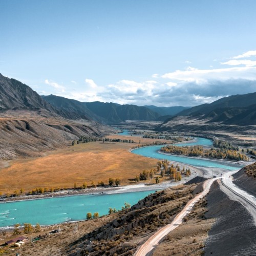По знаковым местам Алтая с чаепитием у травницы и моторафтингом по Катуни