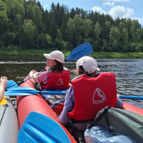 Течёт река Волга: лёгкий сплав на байдарках (всё включено)