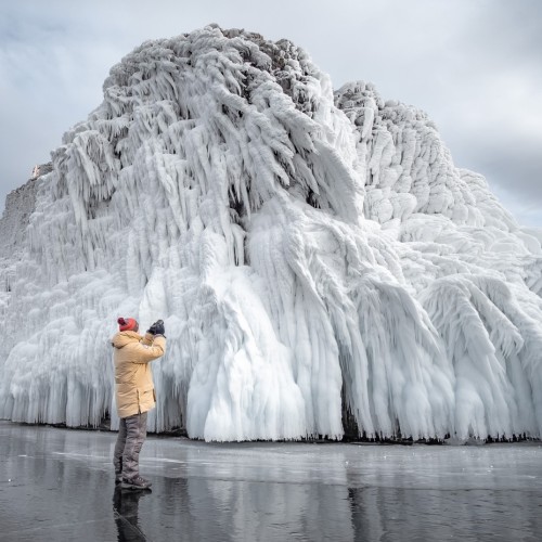 Индивидуальный джиппинг на Байкал с фотографом: ледяные пейзажи Ольхона и Огоя без экскурсий