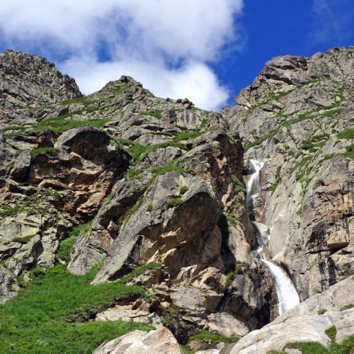 Треккинг налегке в Безенги с размещением в альплагере