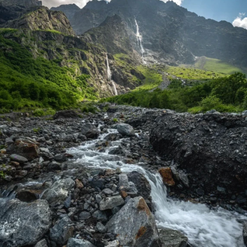 Осетинские выходные: уютный Владикавказ и впечатляющие ущелья