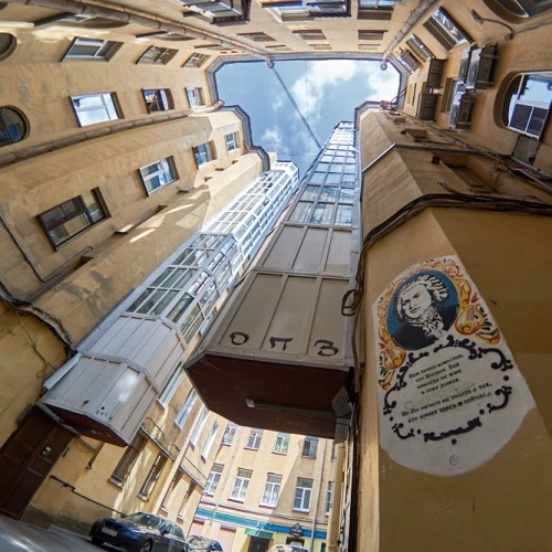 За угол от Невского проспекта: экскурсия по проходным дворам