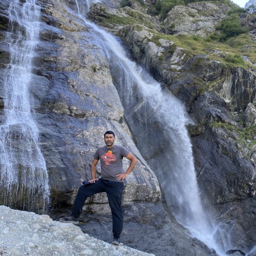 На джипах к водопадам Домбая и Архыза: индивидуальный отпуск с лёгкими треккингами