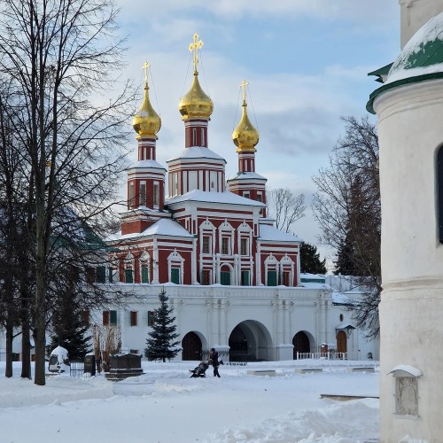 Светская экскурсия в прошлое и настоящее Новодевичьего монастыря