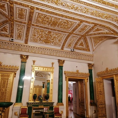 «Очень приятно, Царь»: знакомство с обитателями Зимнего дворца