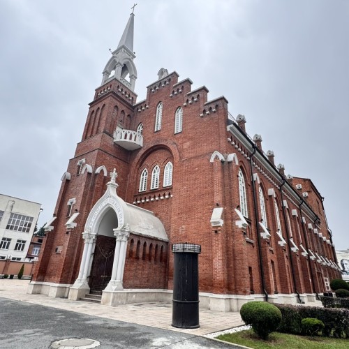 Девичник в Осетии: джип-трип в горах с уроками стрельбы и рисования