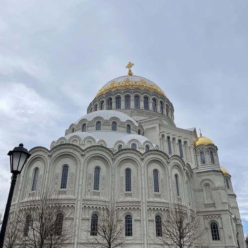 Кронштадт в мини-группе на комфортабельном автомобиле