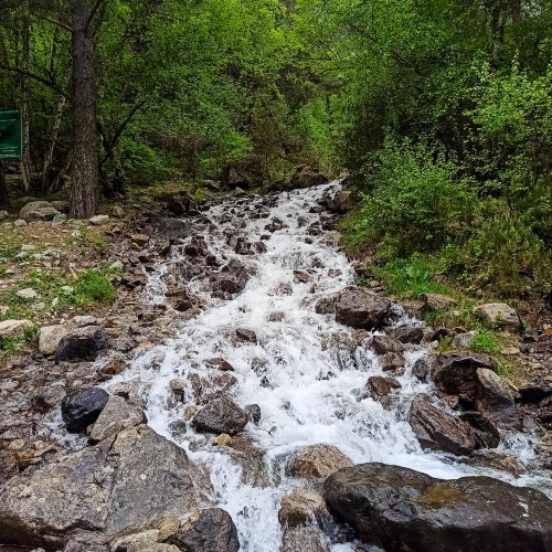 Нетипичный Эльбрус: водопады, дикие ущелья и снежные хребты