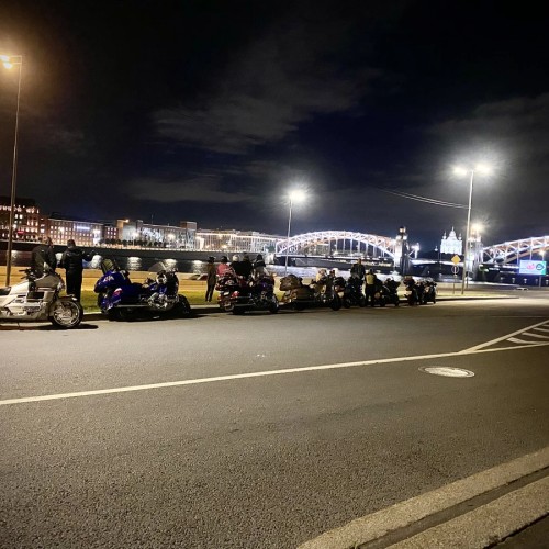 На мотоцикле по вечернему Питеру или к разводным мостам!