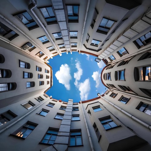 Контрасты Питера: дворы, парадные + видовая крыша