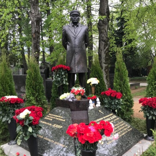 Любовь и трагедии Новодевичьего кладбища