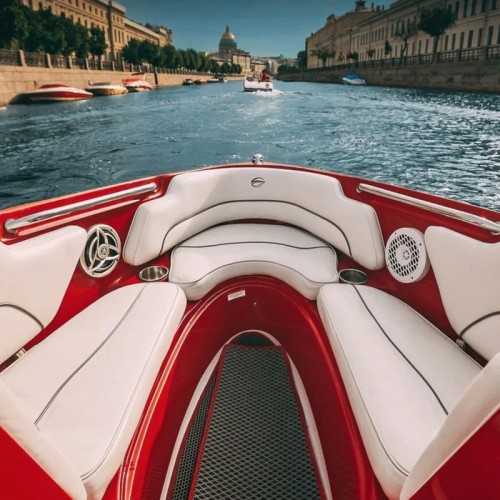 На катере Ferrari — по рекам и каналам Петербурга + разводные мосты