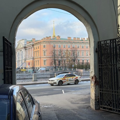 Путешествие по проходным дворам Санкт-Петербурга