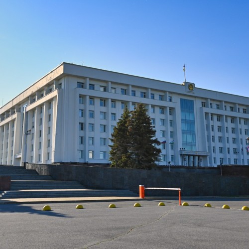 По Уфе — на ретрокабриолете «Чайка»