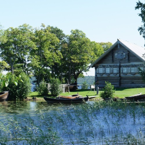 Своей компанией по Карелии: первобытные послания у Онежского озера, Кижи и прогулка на катере