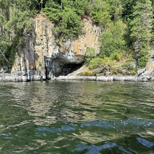 Телецкое озеро: водопады, гроты и заповедная тайга