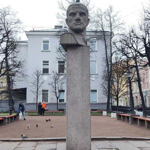 Мобильный квест в Петербурге «Записки сумасшедшего, или Возвращение Маяковского»