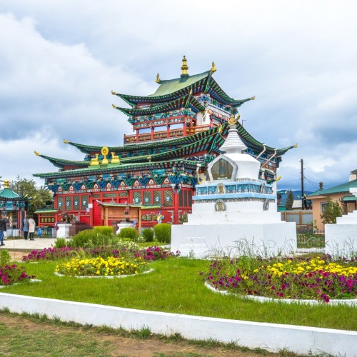 От Иркутска до Улан-Удэ: тур по Байкалу с прогулкой на катере, национальной кухней и экскурсиями