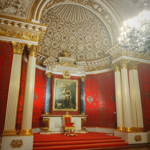 Охота за бриллиантами Екатерины II: забавная экскурсия-квест по Эрмитажу без гида