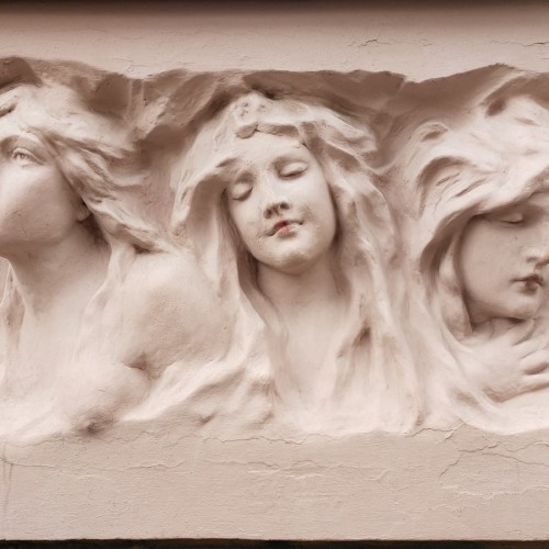 Мобильный квест «Развратный Петербург» (18+)