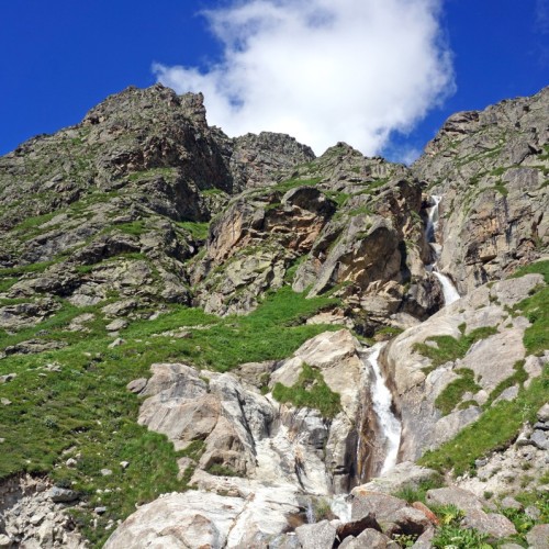 Треккинг налегке в Безенги с размещением в альплагере