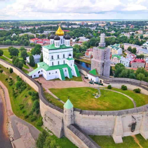 Печоры — Изборск — Псков: однодневная автобусная экскурсия из Петербурга