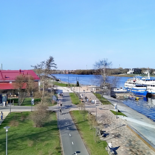 По старинным и новым улочкам Великого Новгорода