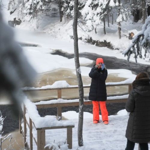 В экопарк «Долина водопадов» и музей «Кирьяж» — из Петербурга