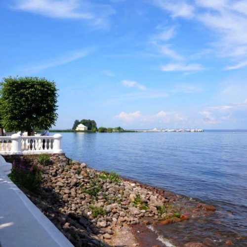 Мегатур 2 в 1: в Кронштадт и Петергоф по воде на скоростных судах