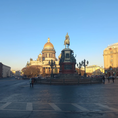 Архитектура и легенды Исаакиевской площади