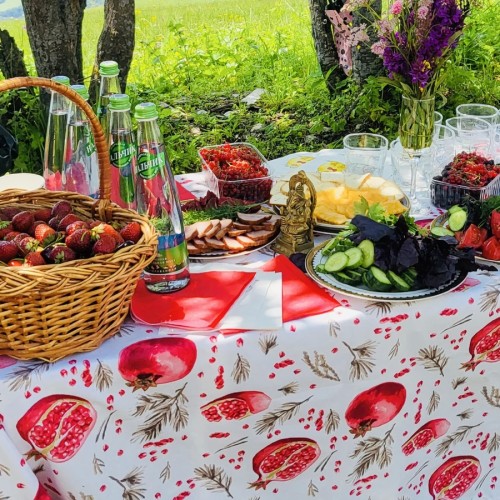 На Кавказ со вкусом и только в своей компании: национальные блюда в горах, Шато Эркен и конный клуб