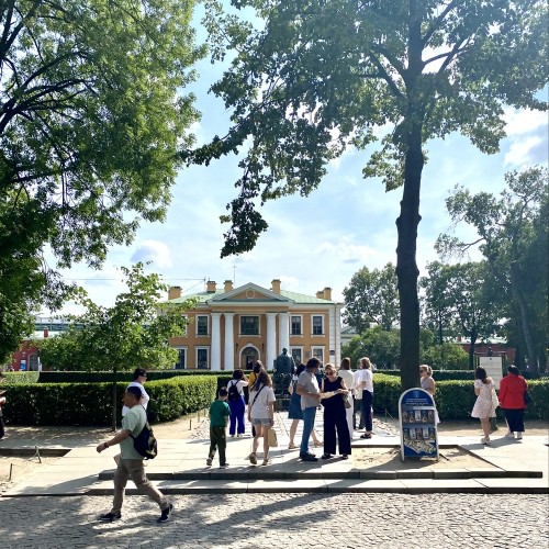 Петропавловская крепость: фортеция, храм, темница