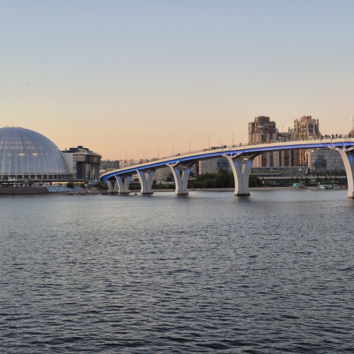 Новый облик Петербурга: от «Лахта-центра» до копии корабля петровского времени