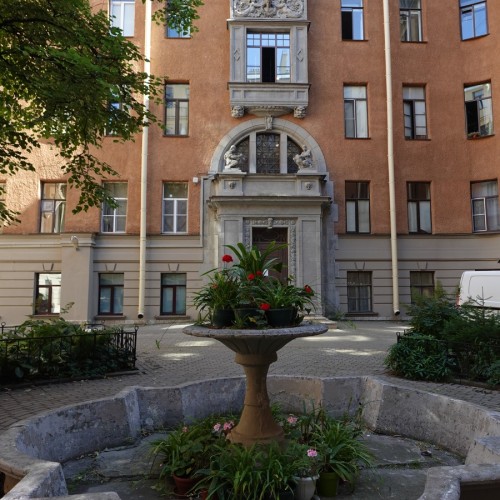 Нетривиальная прогулка по forbes-адресам старого Петербурга