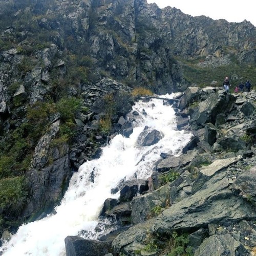 Дикий Алтай: Ороктойский мост, петроглифы и водопад Бельтертуюк